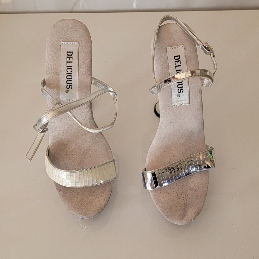 Delicious | Acrylic Platform Anklestrap Silver heels Size 7 - Picture 4 of 11